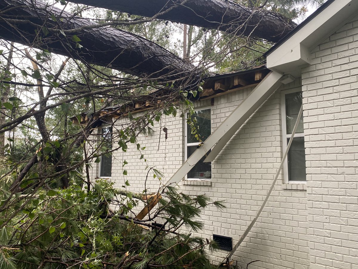 Brittany283's tweet photo. Two trees through our house. Thank goodness we chose to evacuate, this is an absolute nightmare. #HurricaneIda #HurricaneIdarecovery https://t.co/gmqcQq1Wiv