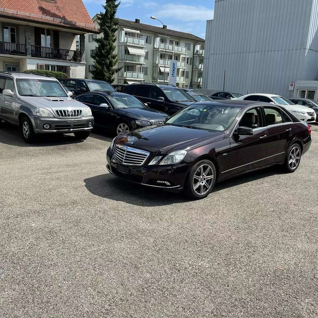 AutoankaufT's tweet photo. MERCEDES-BENZ E 250 CDI BlueEfficiency Elégance Automatic (Limousine)

258'000 km / 06.2009

https://t.co/BbyCJSH9Vh https://t.co/RKuVh8FkLS https://t.co/chpYjbUM5k