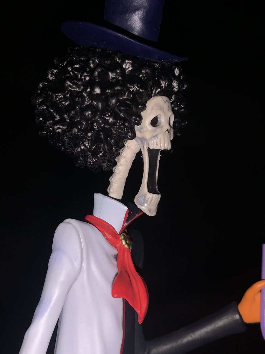 こば 夜見るとブルックさんには申し訳ないけど怖い でも ここまでクオリティ高いブルックもなかなかないからgetできて嬉しい