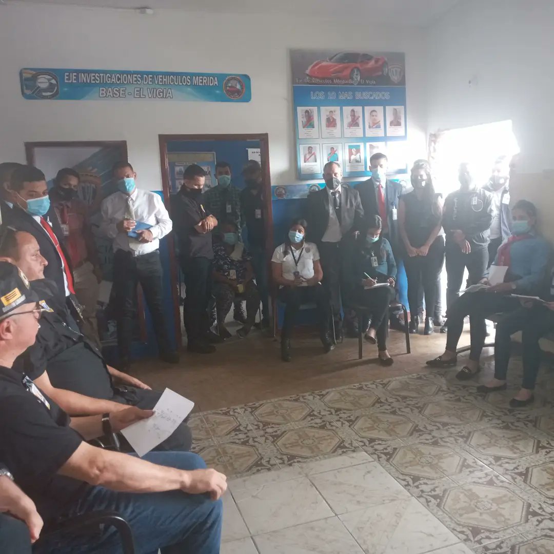 Reunión presidida por el C/G Darwin Linares Jefe del REDIP LOS ANDES, con los funcionarios de la DM El VIGIA,donde se trataron diferentes puntos como; buen trato al publico, disciplina,trabajo en equipo, y se resaltaron los valores institucionales y morales