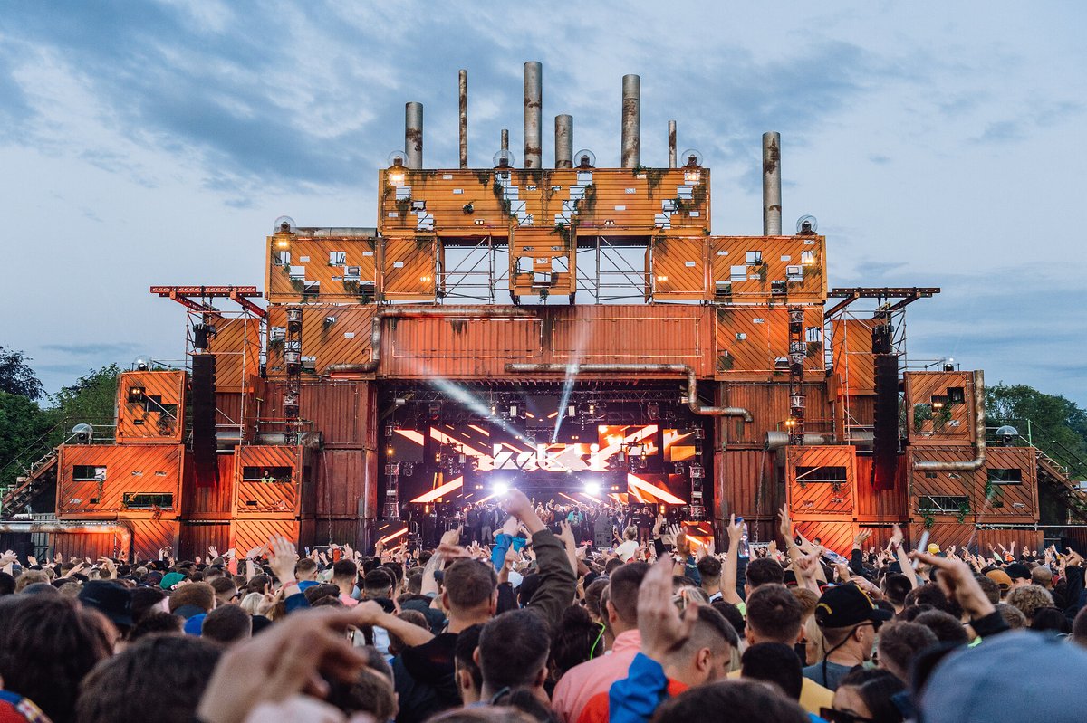 Parklifefest's tweet photo. Kaluki taking over The Temple next Sunday 🔥

JAMIE JONES
JOSEPH CAPRIATI 
LOCO DICE 
RICHY AHMED
ARCHIE HAMILTON 
EAST END DUBS
JOEY DANIEL 
BEN STERLING
PIRATE COPY
CALVIN CLARKE
LUKE WELSH
MIKE MORRISEY https://t.co/NBTCi2Lf7R