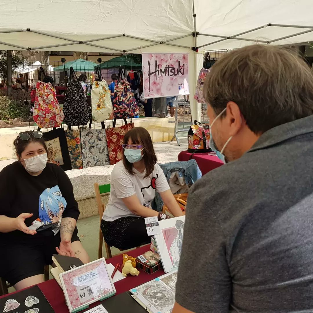 oscarsubirats's tweet photo. Inauguració de l'HIKARI, la fira de cultura japonesa de #Reus. Una feinada d'@amakunireus que ja porta 13 edicions organitzant-la. Promoció dels valors de la interculturalitat, una eina bàsica per assumir molts dels reptes de la societat actual. #PlanetReus @joventutreus https://t.co/71mEA7ly5K
