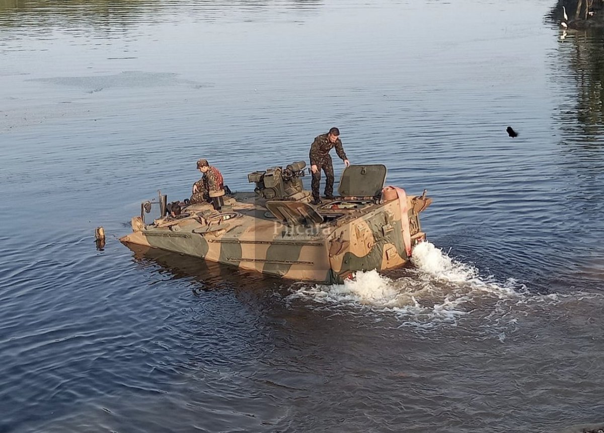 PucaraDefensa's tweet photo. El #Guaraní hace su debut #operativo en la #Amazonia
@Parabelum @exercitooficial @DefesaGovBr #vbtp #vbr #vcbr @IvecoDefence @ivecobrasil #opreaçaoamazonia #exercitobr @fab_oficial @marmilbr #forçaaerea #infanteria #exercito 

https://t.co/BeufP5n7AG https://t.co/Ope5PVdcBk