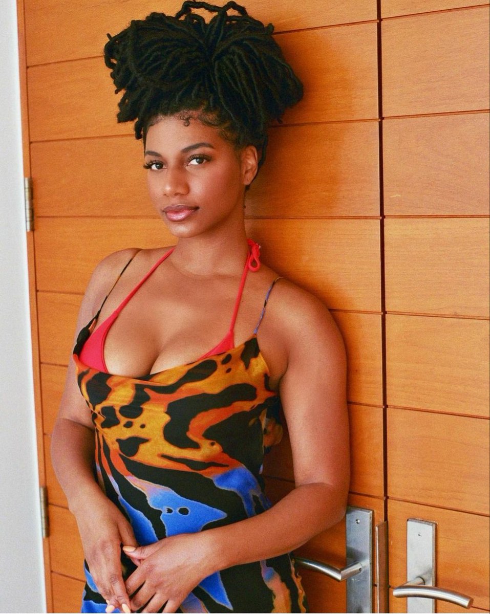 Slideshow taylor rooks booty.