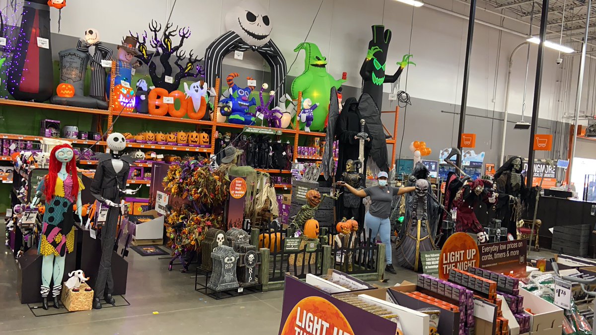 <a href="/chance_lowry/">Chance Lowry</a> <a href="/Kevin_c_lam1111/">Kevin Lam</a>  6507 MET working hard on this Labor Day weekend