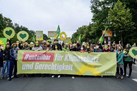 pghirmai's tweet photo. Berlin ist #unteilbar. Danke für die große Unterstützung für unsere Forderung nach einem parlamentarischen Untersuchungsausschuss zum rechten Terror in #Neukölln. https://t.co/C85qq73a01
