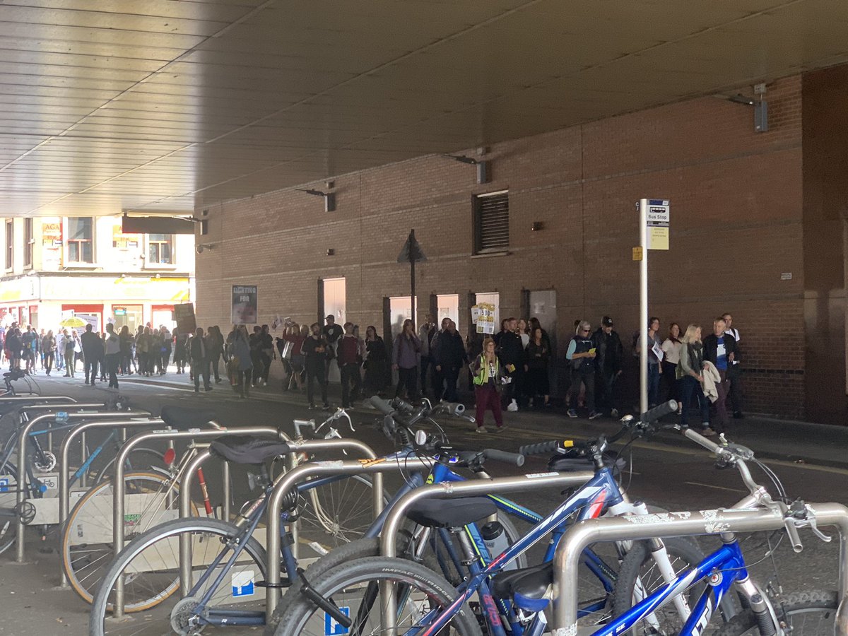 rachlougibson's tweet photo. Anti-vaccine protest currently underway marching through Glasgow City Centre, chanting against both the vaccine and to passers by to remove their masks, and appear to calling those who vaccinate pedos https://t.co/Y4amFrUxHA