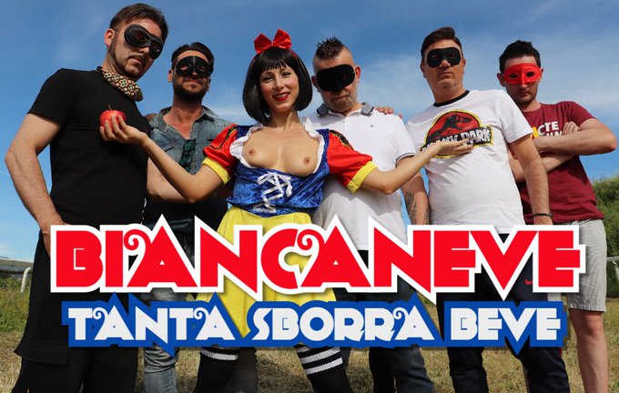 😜👅NEW VIDEO!🔥BIANCANEVE TANTA SBORRA BEVE💦💦💦LARA DE ROSSI in una fantastica GANG BANG in APERTA CAMPAGNA🌻🌻🌻Download