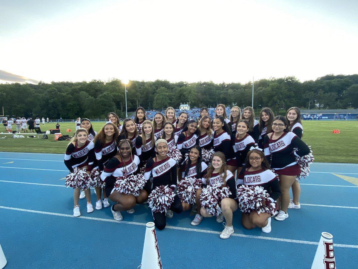 First game of the season! Our cheerleaders did an amazing job, go Cats! #bectonsbest 📣🎀 @MissPolmann