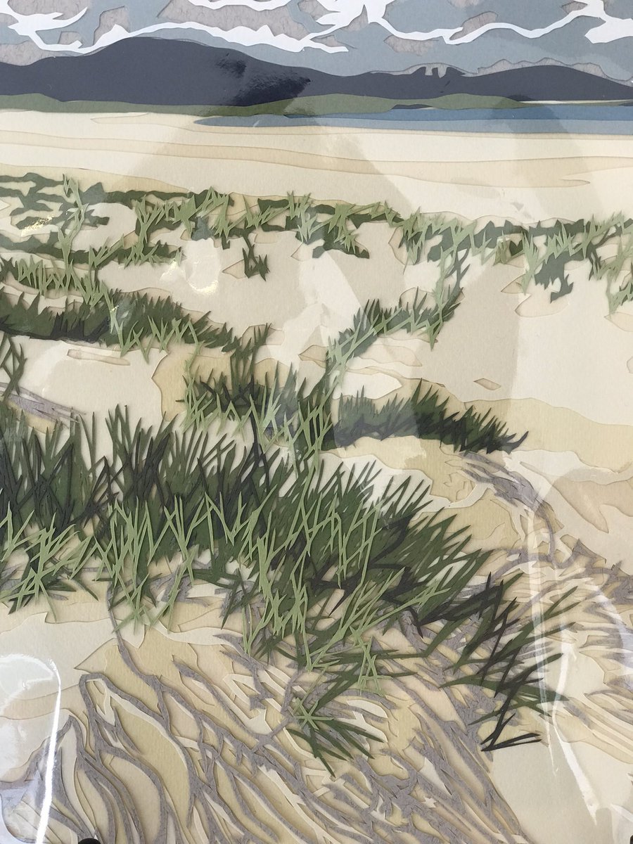 Brilliantly effective papercut scenes that take you straight to the beach! By Molly Fitch #papercut #hebrides #fountaingallery #beach #holidays