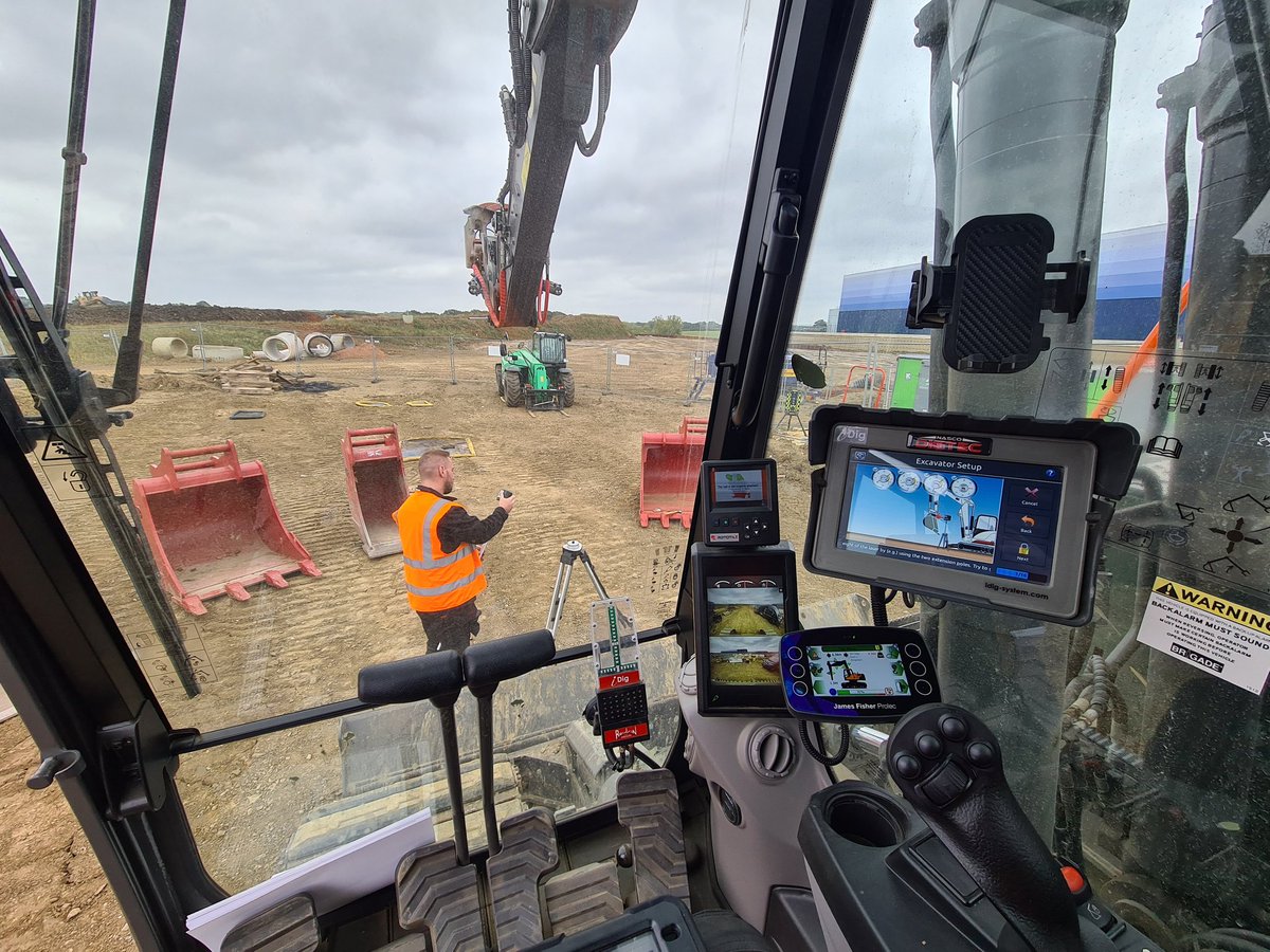Nascodigtec's tweet photo. A pair of Volvo's got the iDig treatment earlier in the week.
Both machines equipped with tilt & rotation sensing on the Rototilt's giving grade in any position.
#iDig #nasco #digtec https://t.co/zLZRnwoAq4