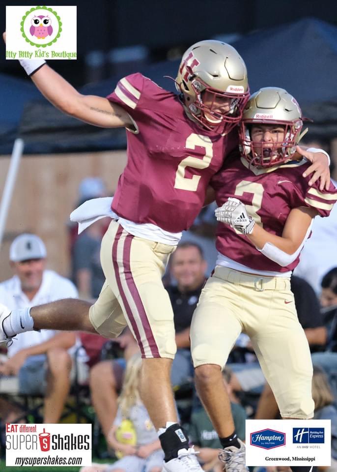 MommaStog's tweet photo. Blake Condon #3 of @HA_Hawks_FB with the catch in the end zone for 6‼️ @msscoreboard 📸 gallery•photos by Russell Adcox•Gallery Sponsored by @MySuperShakes (Rez, Lakeland, Crossgates, Ridgeland)🥤 and Itty Bitty Kid’s Boutique in Brandon 
#FridayNightLights #Mississippi https://t.co/LbpPsicr2E