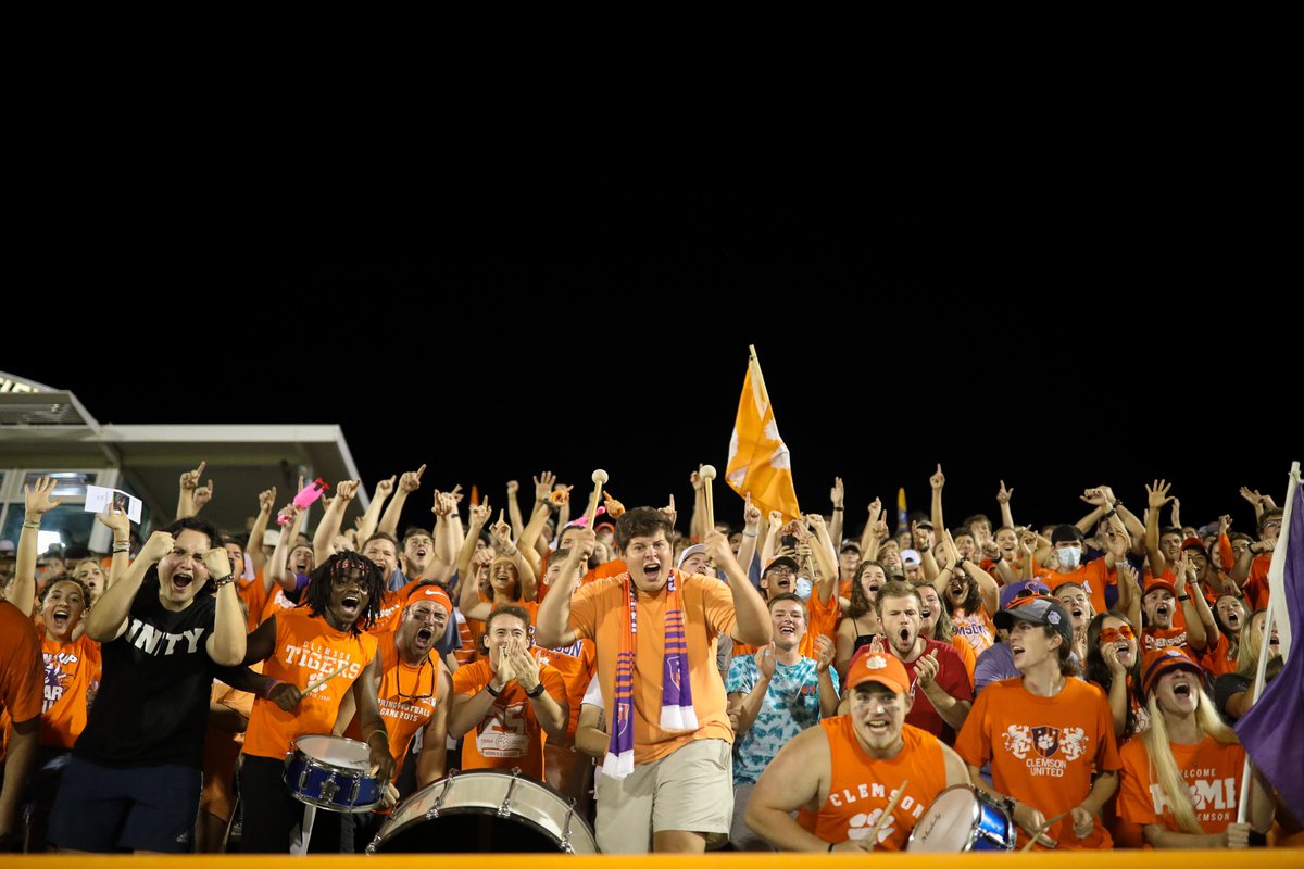 ClemsonMSoccer's tweet photo. 𝔽𝕒𝕟 𝔸𝕡𝕡𝕣𝕖𝕔𝕚𝕒𝕥𝕚𝕠𝕟 ℙ𝕠𝕤𝕥: You guys were absolutely unreal last night. Riggs was rocking from start to finish. As Coach Noonan said, "There is no better crowd in college soccer than Clemson's." Ｔｈａｎｋ  Ｙｏｕ

#ClemsonUnited🧡💜 https://t.co/UdZ77oRtey