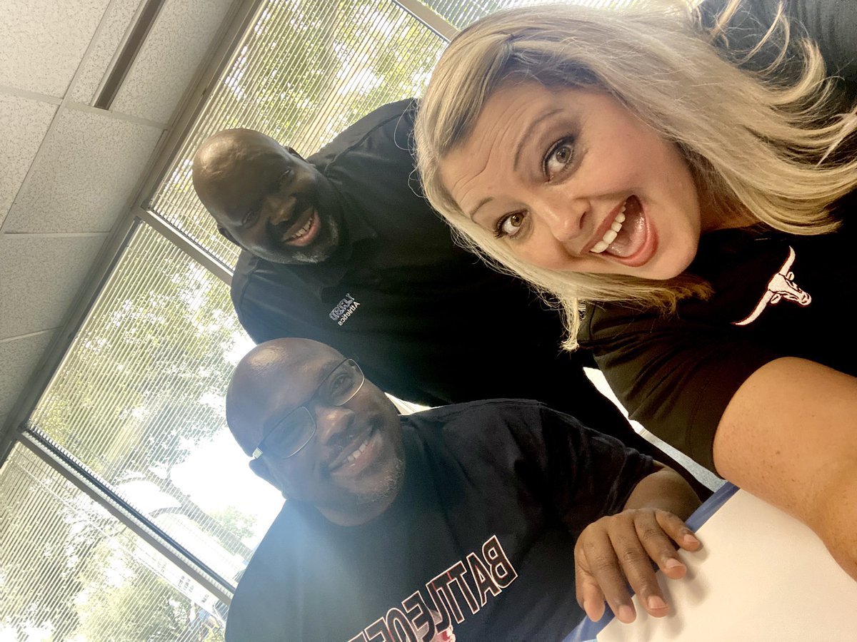 pinkpatterson's tweet photo. #Fridayfunny when your Superintendent @Dr_RNivens graciously gives up his seat in the math competition for you (an ELA gal) against some of the smartest LCISD scholars in the district….priceless! 😉 #wetried #buttheyweremathwizards #learningfromourstudents #BeTheOne #WeAreGR https://t.co/P1nbIEkezT