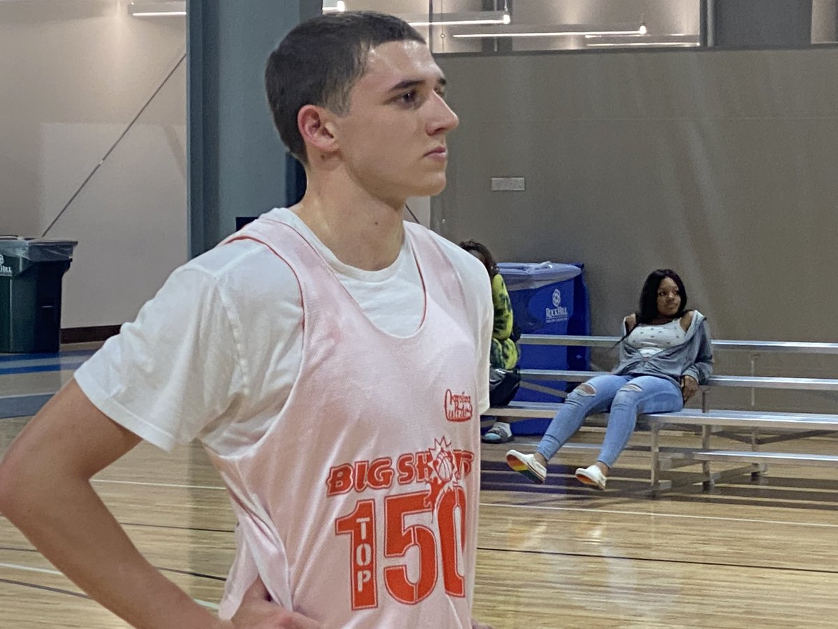 #BIGSHOTS #CarolinaTop150 Game 1 Standouts 

Zach Davis 2022 6’7 Denmark Olar - South Carolina commit 

Ced Patterson 2022 PG Bull City Prep - floor general 

Xavier McKelvy 2022 6’1 G United Faith - Holds 8 D-1 offers 

Brandon Brown 2022 6’2 G Teays Valley - high flying lefty