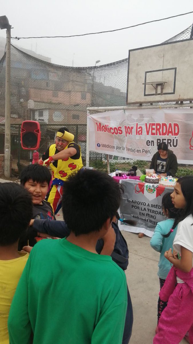 saludconlupa.com (@saludconlupa) on Twitter photo Mientras miles acuden a vacunarse contra la covid-19, grupos de Médicos por la Verdad hacen actividades con niños e invocan a no usar mascarillas y no vacunarse.
En sus grupos reportan que estarán esta tarde en la Plaza de Armas de Villa El Salvador.<a href="/FiscaliaPeru/">Ministerio Público</a> <a href="/Minsa_Peru/">Ministerio de Salud</a> Mientras miles acuden a vacunarse contra la covid-19, grupos de Médicos por la Verdad hacen actividades con niños e invocan a no usar mascarillas y no vacunarse.
En sus grupos reportan que estarán esta tarde en la Plaza de Armas de Villa El Salvador.<a href="/FiscaliaPeru/">Ministerio Público</a> <a href="/Minsa_Peru/">Ministerio de Salud</a>