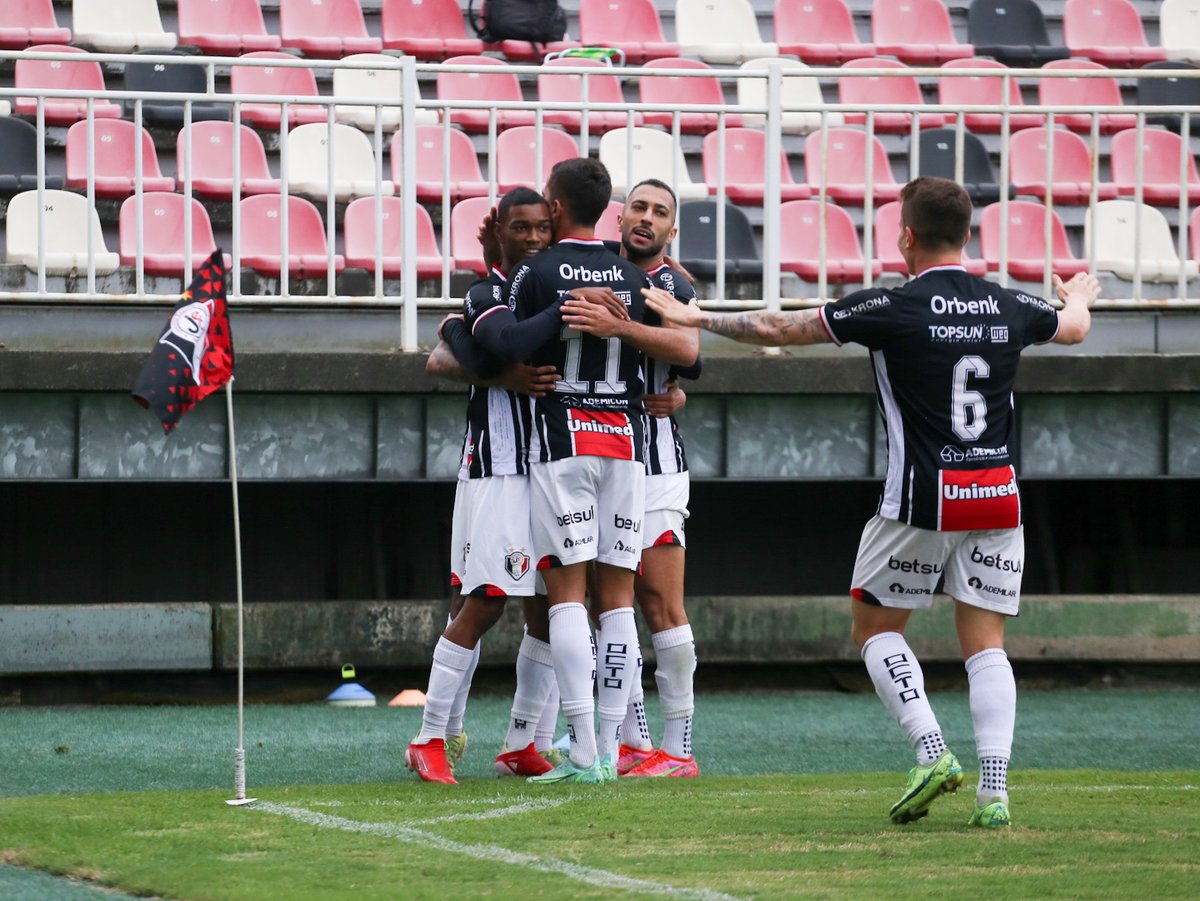 jec_online's tweet photo. ⏱️ 2º | 50' - Joinville 3x1 Cascavel
O JOINVILLE ESPORTE CLUBE VENCE, VENCE E VENCEEEEEEEEEEEEE!
Nós somos líderes e terminamos a primeira fase invictos!
AQUI É JEC PORRAAAAAAAAAAAAAAAAAA! 🇾🇪⭐️
#HistóriaGloriosa
#VamosSubirJEC
#JECxCAS
📸 Vitor Forcellini/JEC https://t.co/PfwQUtkg7h