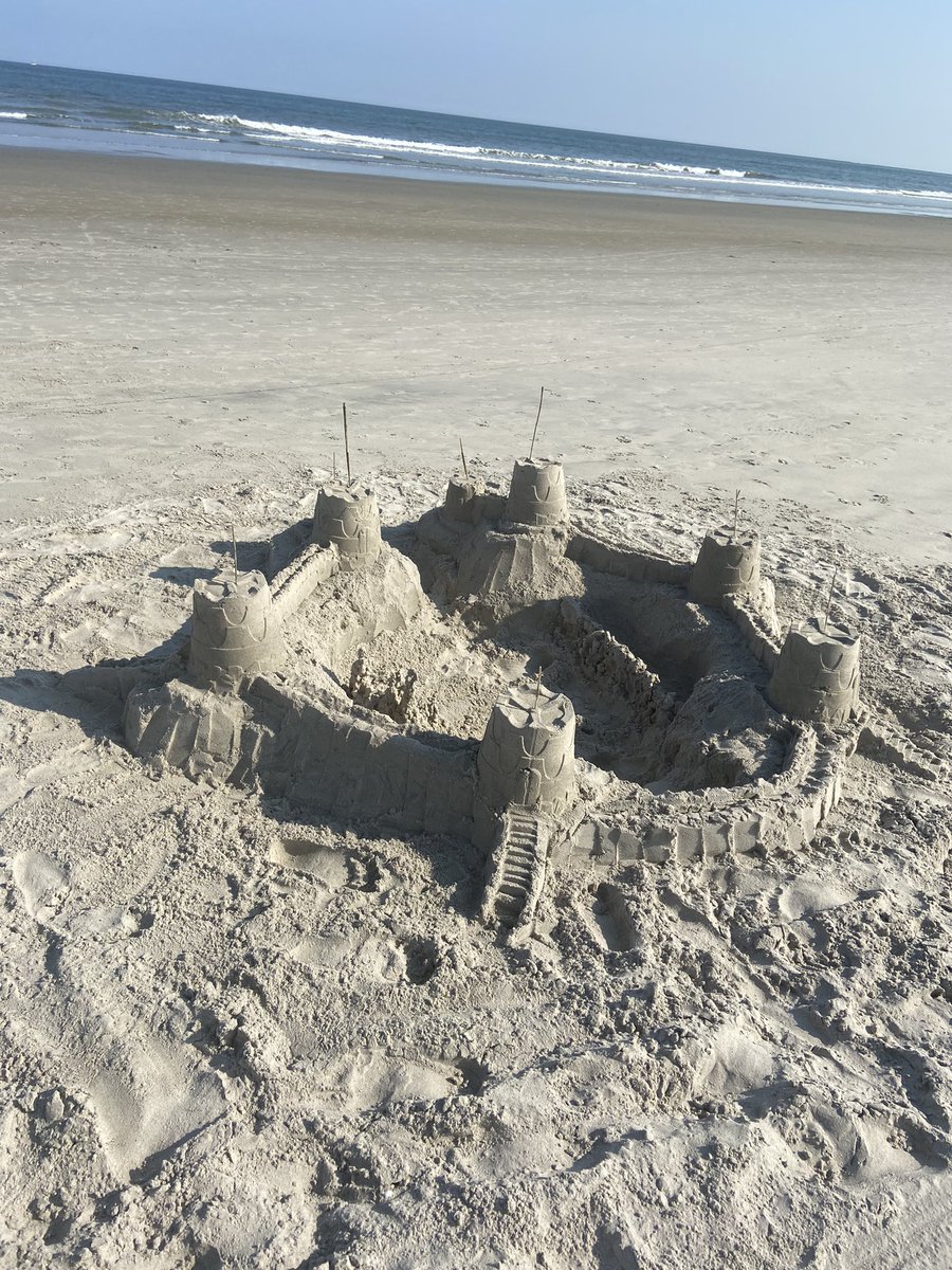 JoMarieHD's tweet photo. Valuable #LifeLesson here… 🪣☀️🌊⛱ #dothework #buildyourcastle https://t.co/kzZMktcPlA