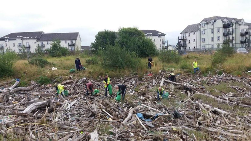 IrvineBeach's tweet photo. Irvine Harbour is now rid of around 100 bags of plastic and waste. Huge thanks to @RubbishPaddlers , Helping Hands Vineburgh, Irvine Sea Cadets , Puffers Cafe and @Scotmaritime for their support 👏 https://t.co/IQDUzwbLir