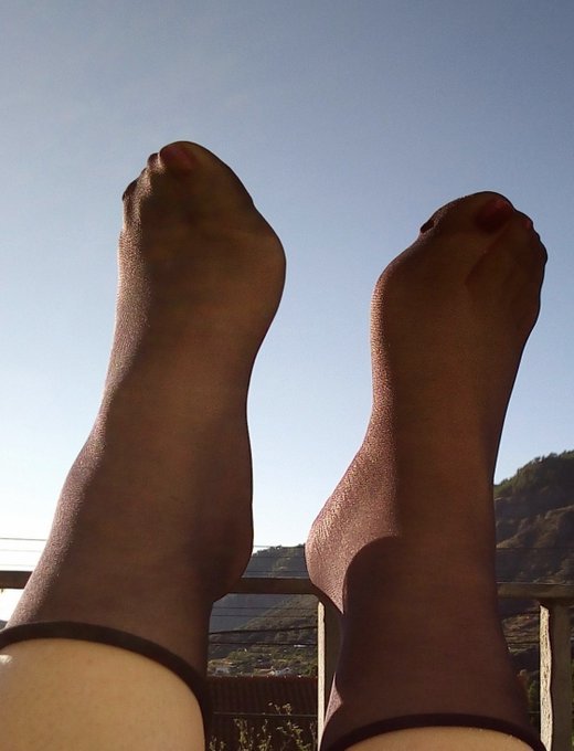 Sch&ouml;nes Wochenende w&uuml;nsche ich euch ☀️👣💞 Wish you a happy weekend #fuss #nylonlayers #nylonencasement<a href="/tag/picoftheday"class="tags"><span>#picoftheday</span></a><a href="/tag/feet"class="tags"><span>#feet</span></a><a href="/tag/nylon"class="tags"><span>#nylon</span></a><a href="/tag/fetisch"class="tags"><span>#fetisch</span></a><a href="/tag/fuss"class="tags"><span>#fuss</span></a><a href="/tag/feedism"class="tags"><span>#feedism</span></a>