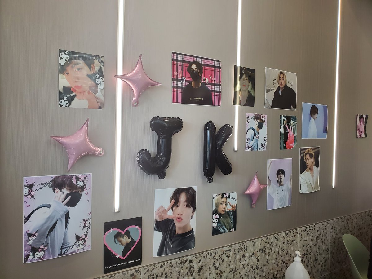 bjdubs82's tweet photo. @cafexhou what a cute event! Thanks for hosting 🤩💜 https://t.co/2MgdTUadQK