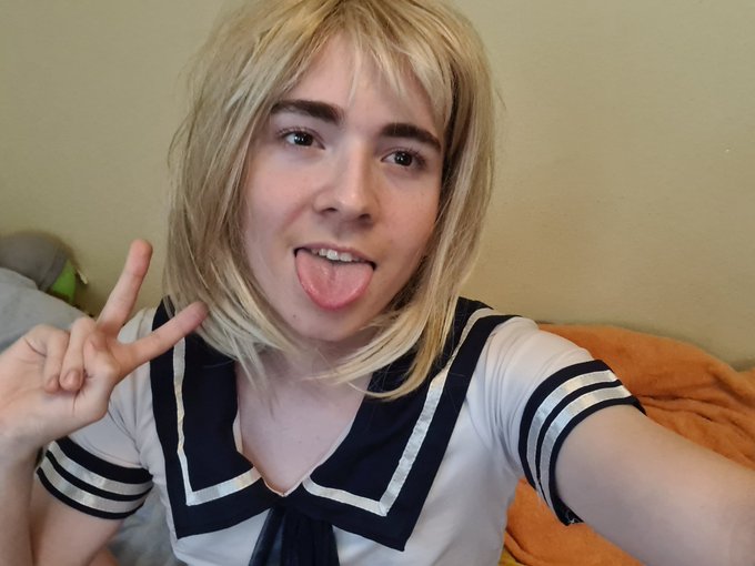 I look like such a cutie as a blondie! ? I hope you have the same opinion... ?

#femboy #cutie #pretty