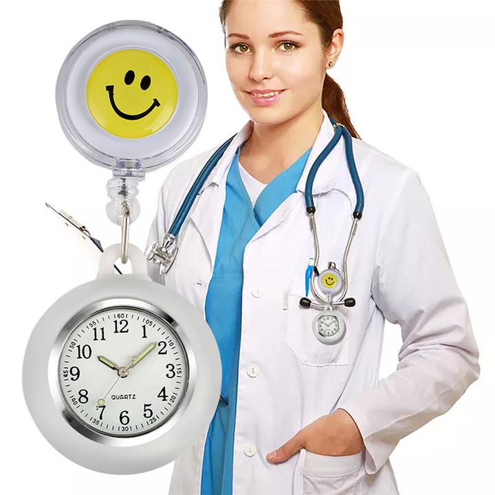Часы для медсестры. Часы для врача. Медсестра с часами. Часы медсестры нагрудные.