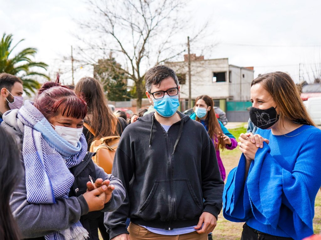 luciaianez_'s tweet photo. Participamos con nuestros #CAJUS de la Jornada de Salud Integral de @IrmaCarrica y recorrimos el barrio de #SanCarlos para acercarles las propuestas del @FrenteDeTodos a las y los vecinos. https://t.co/Q3dP22VWix