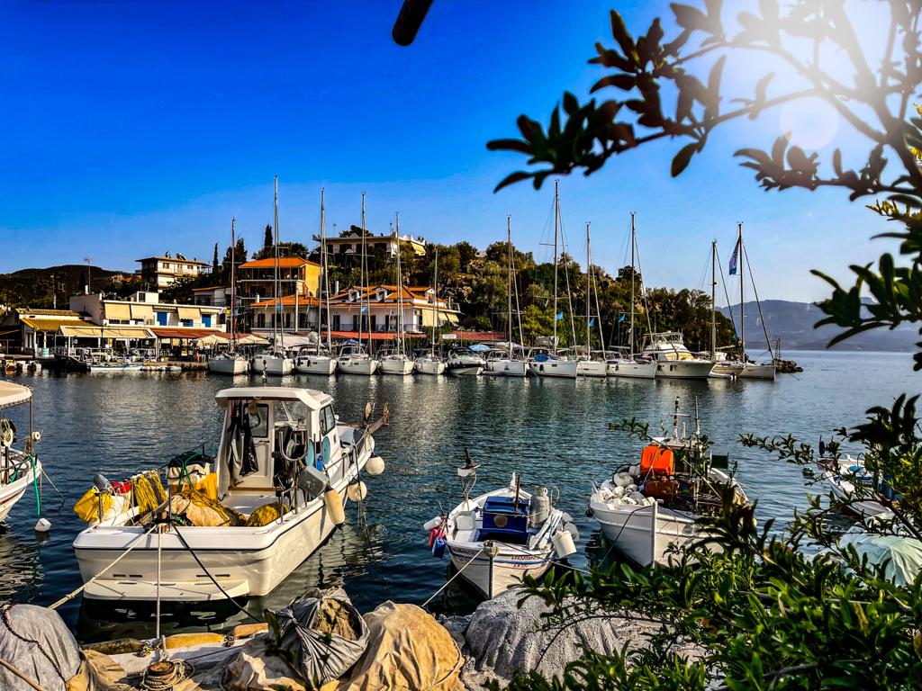 TubberBoats's tweet photo. Wil je nog even genieten van het prachtige Griekenland in de herfstvakantie. We hebben nog 1 plekje vrij in de flottielje van Athene vanaf 16 oktober. 😍🇬🇷 

#vakantie #holiday #sailing #herfstvakantie #flottieljezeilen

https://t.co/wWk17n264O https://t.co/pQg5WhAh2C