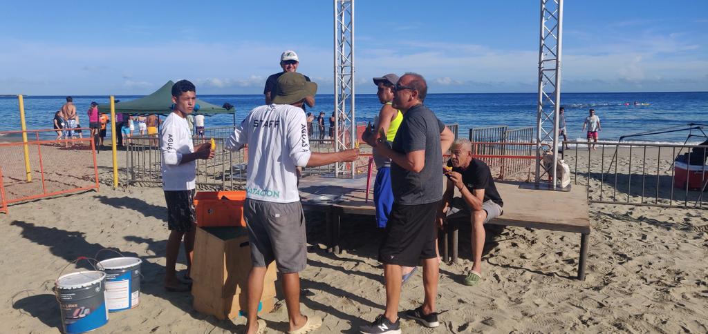 AngelsOpenWater's tweet photo. Preparativos @ReporteYa 2 #Copa #Nocturna de #AguasAbiertas #4Sep Playa #LosAngeles #Naiguata #Vargas ¡Viva la #Natacion! 120 #atletas #infantiles #juveniles y #master . #Bomberos #Kayac #Padell #Guardavidas estacionamiento y cumplimiento medidas #bioseguridad @LaVerdadVargas https://t.co/gZrKcEObYT