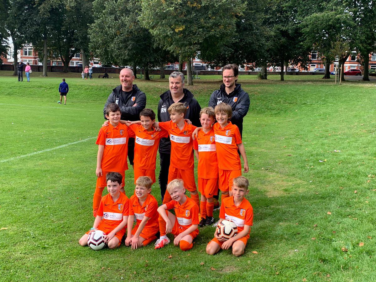 DanielEnumber10's tweet photo. First game of the new season, new kits as well. Let’s do this! #gomaroons #westkirbyunited https://t.co/tynlUr6cdm