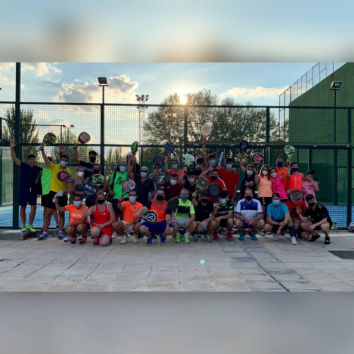ClubDusport's tweet photo. 🎾Gran aceptación en el primer torneo de tenis y pádel en honor a las fiestas patronales de Algete del Santísimo Cristo de la Esperanza🎾

¡Continúan las fases eliminatorias el fin de semana!💪💪 https://t.co/BIZnFStfEd