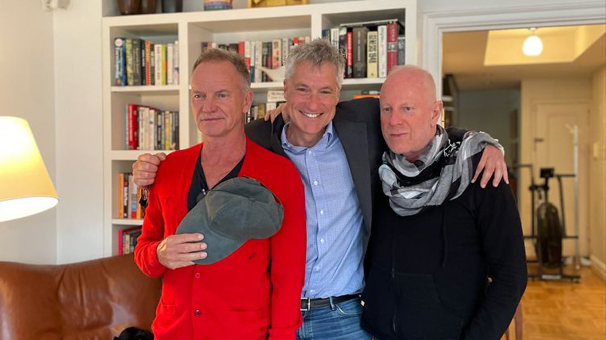 SDonziger's tweet image. On Day 760 of house arrest, I want everyone to know I will never stop smiling or lose my fundamental optimism in the human condition. It's all about the support and solidarity.

Thanks to Sting and philanthropist Bob Sager who visited recently.