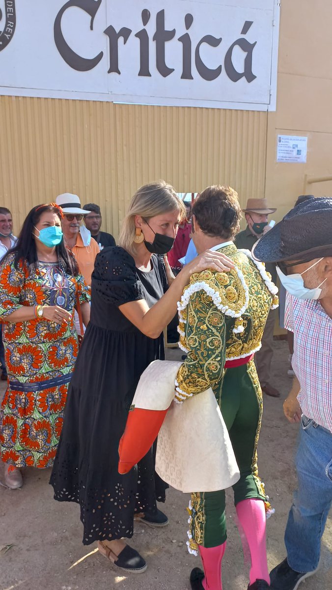 Alejandrasf7's tweet photo. Tarde de toros en Navas del Rey. Gracias a la @ComunidadMadrid y a @ftorodelidia por apoyar la celebración de la Copa Chenel.

Suerte a todos los participantes pero muy especialmente a Fernando Robleño, torero de SanFernandodeHenares.

 ¡Vamos Maestro! https://t.co/ulG7PIFmKq