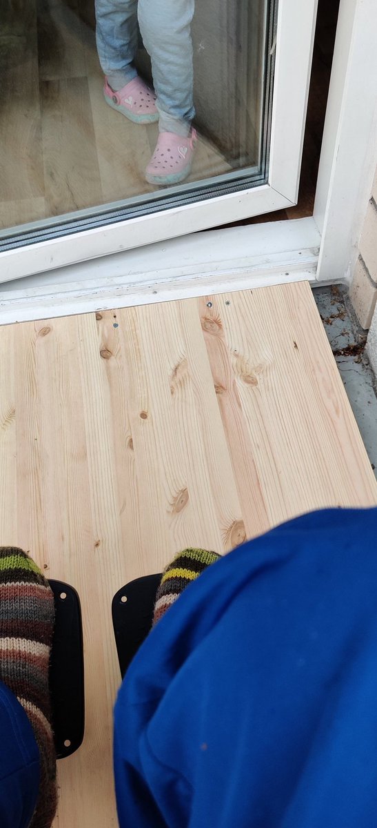 Yksi puhelinsoitto hyvälle ystävälle, ja ramppi oli tunnin päästä tehty partsille. Kyllä mulla on hienoja ystäviä ❤️