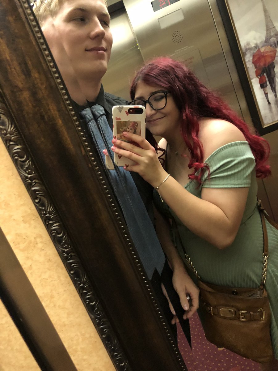 tabbby22's tweet photo. Went to a wedding and these are the only pics I actuallly took (: https://t.co/K1tP9tEdoL