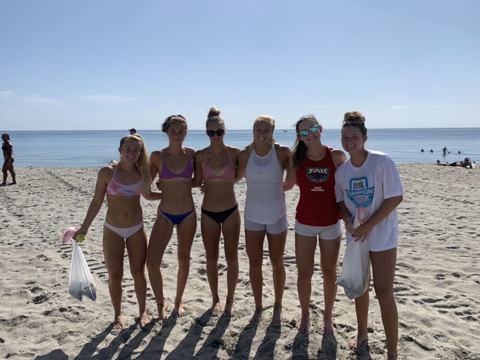 SASC_FAU's tweet photo. WOW‼️🤩👏🏼‼️

What a great way to start Labor Day weekend with a SAAC Beach Clean Up 🌴🦉🚮 🧤♻️🗑❤️💙

Thank you @FAUSwimDive @FAUBeachVB &amp; @FAUBaseball for making our 🦉home 🦉 a better place! 

#SAACBeachCleanUp #MakingOurNestCleaner #CommunityServiceInParadise
#OwlOne https://t.co/oN9pcmP2Qp