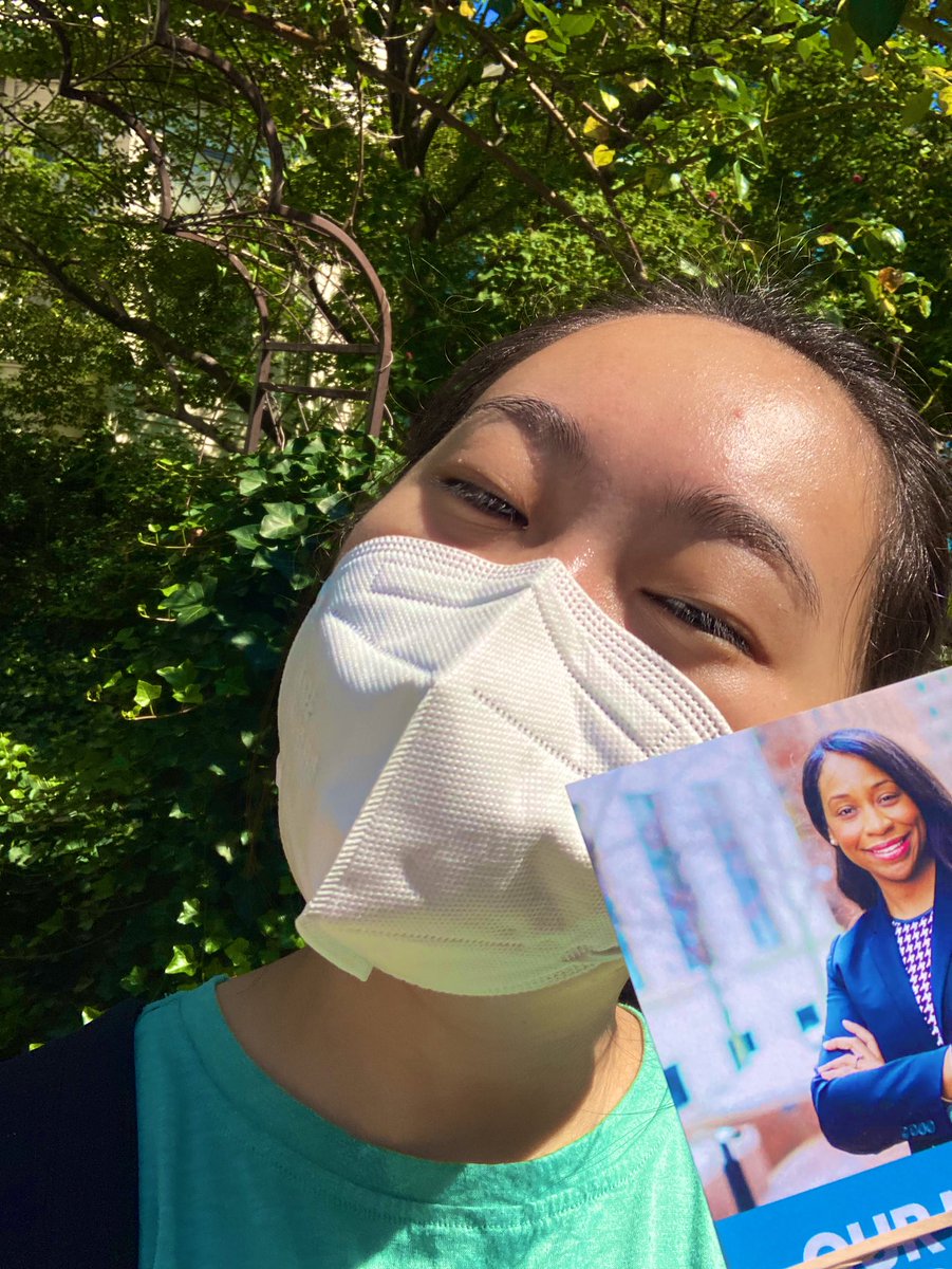 zilailiu's tweet photo. Starting off this gorgeous Saturday canvassing for @andreaforboston!! Sign up for a shift at https://t.co/SHKnY7mCkx #mapoli #TeamAndrea #bospoli https://t.co/HD2uDnDtwv