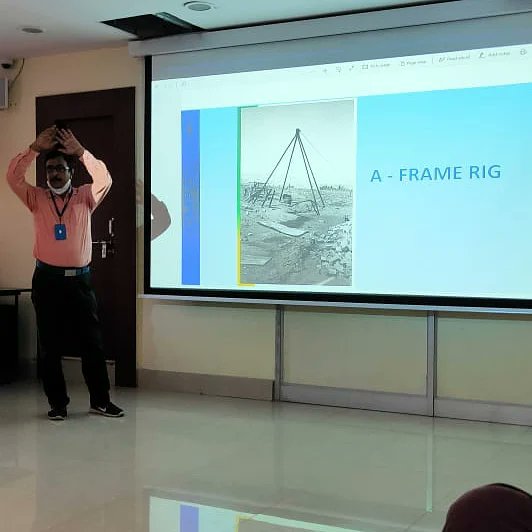 cmpdil's tweet photo. Knowledge Sharing Session.

Shri Anuj Mondal, HoD (Exploration) explained about the historical evolution of drilling as well as drilling process for coal exploration followed in CMPDIL in CMPDI's, RI-II, Dhanbad fifth knowledge sharing session. https://t.co/8bRlBIA5pj