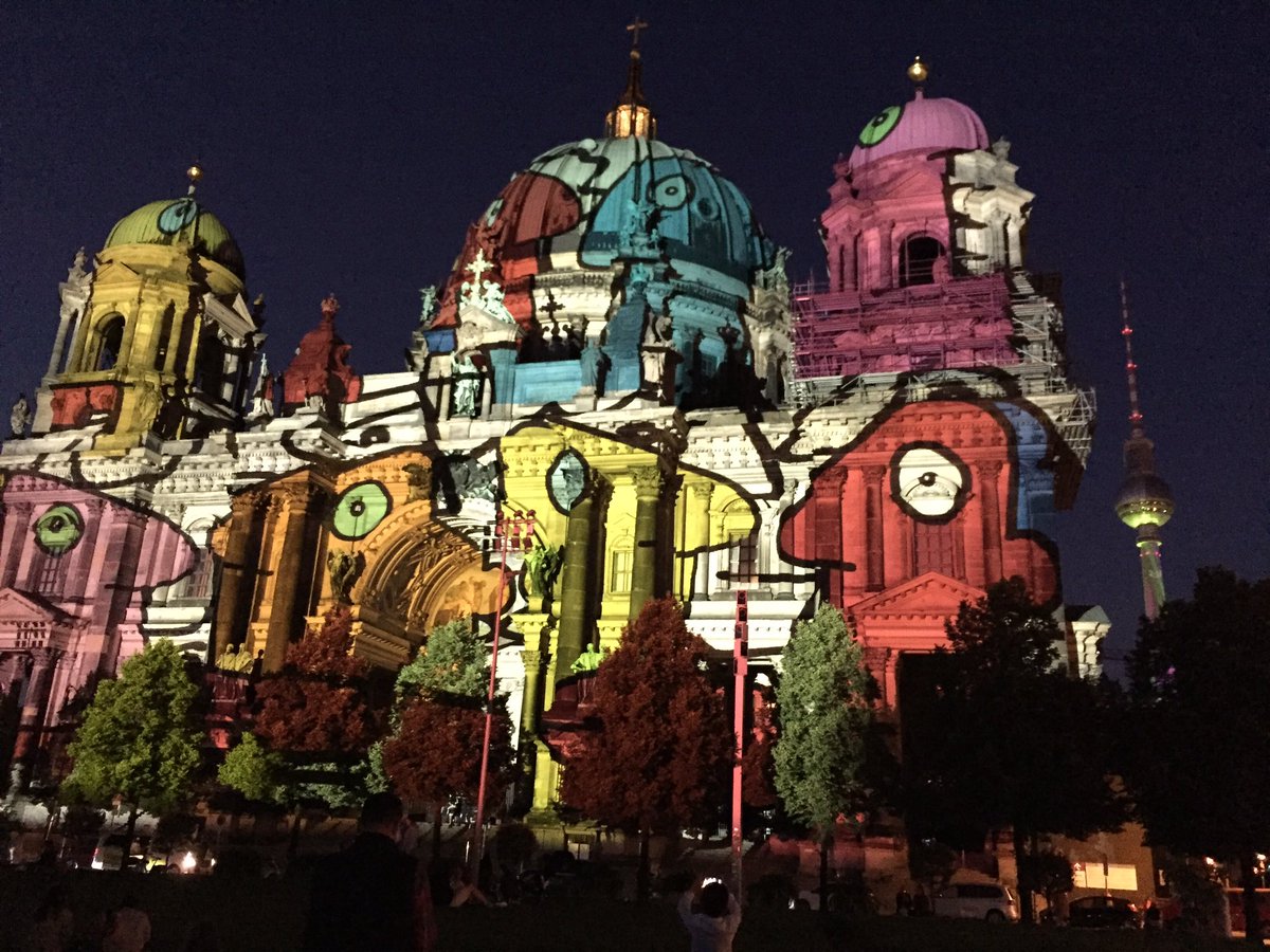 Anele124's tweet photo. Berlin - ick find dir jut 😍😘! A brighten summer night in Berlin. #FestivalOfLights https://t.co/xgDW3PenKO