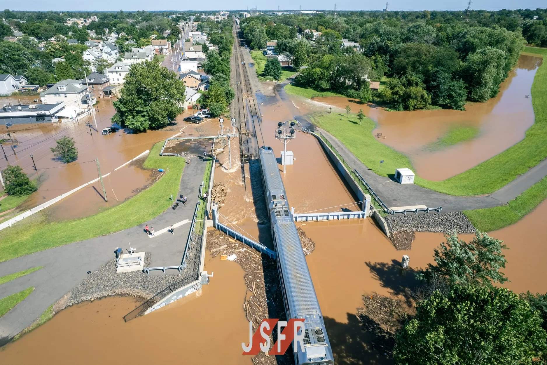 joe-colangelo-on-twitter-unreal-photo-of-a-train-blocking-the-flood