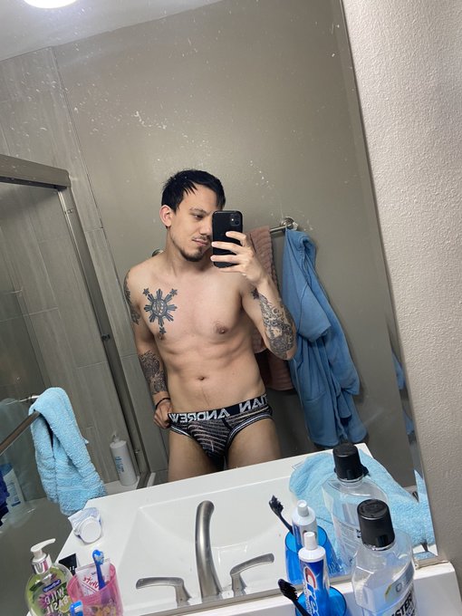 Love wearing jocks more ? #onlyfan #contentcreators #JockstrapRule #andrewchristian #xxx #biporn #buyporn