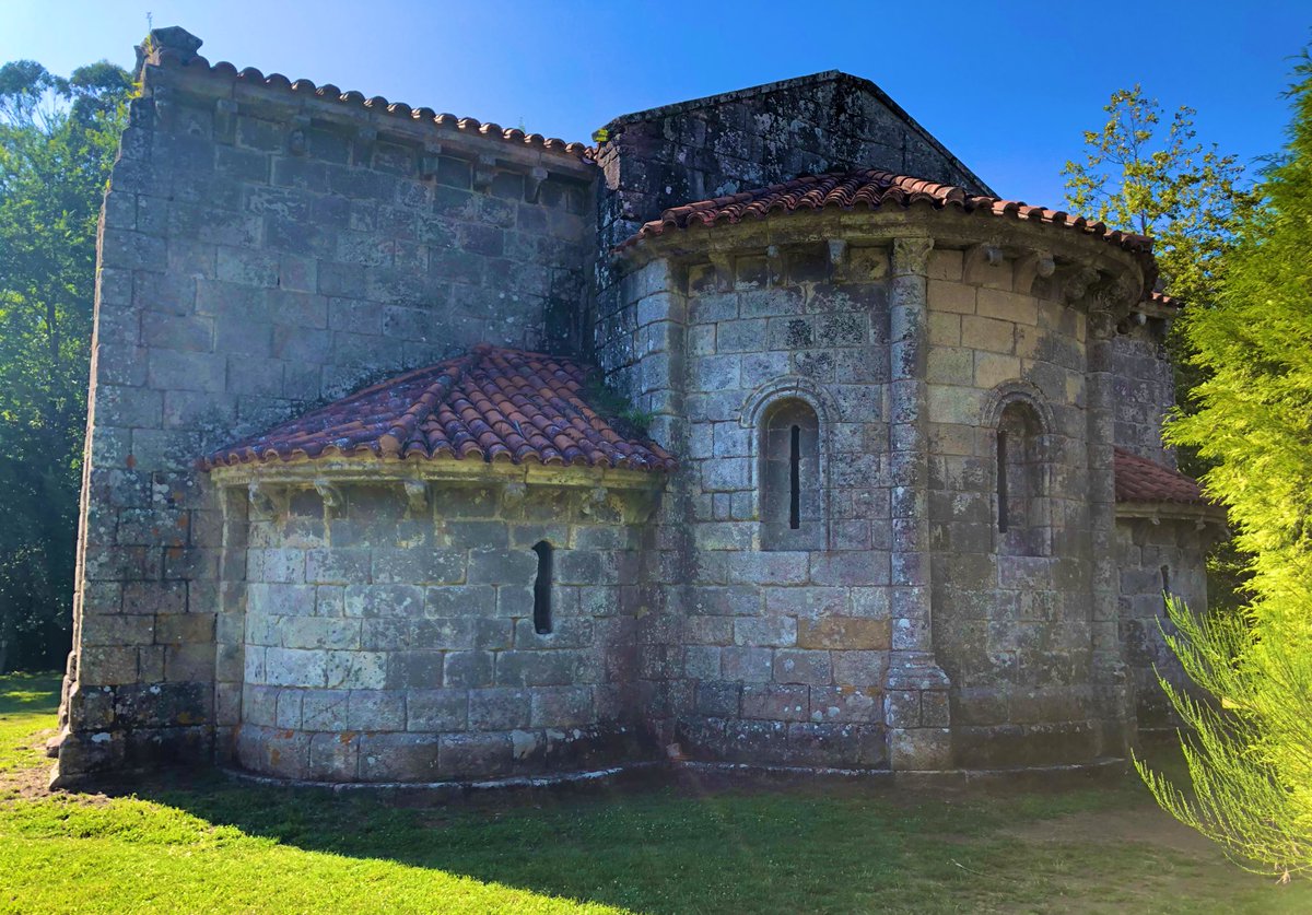 ElCronistaCult's tweet photo. Próxima a #Puentedeume y ubicada en el bello enclave natural del monte #Breamo, la ermita de #SanMiguel es el último vestigio del Real Priorato que habitaron los Agustinos desde el siglo XII. Desde el s.XVI se celebra una tradicional romería el 8 de mayo y el 29 de septiembre! 📷 https://t.co/O2tGQcsrAt