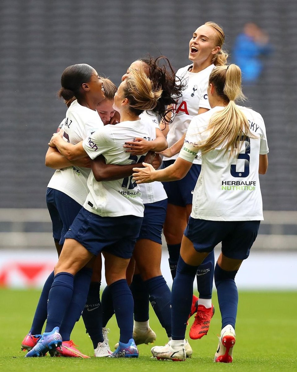 HSBC_Sport's tweet photo. A historic win
#HSBCFootball #TottenhamHotspur #WSL
@SpursWomen win their opening match of the season to record their first-ever victory at The Tottenham Hotspur Stadium https://t.co/QEl0y9Y4oB