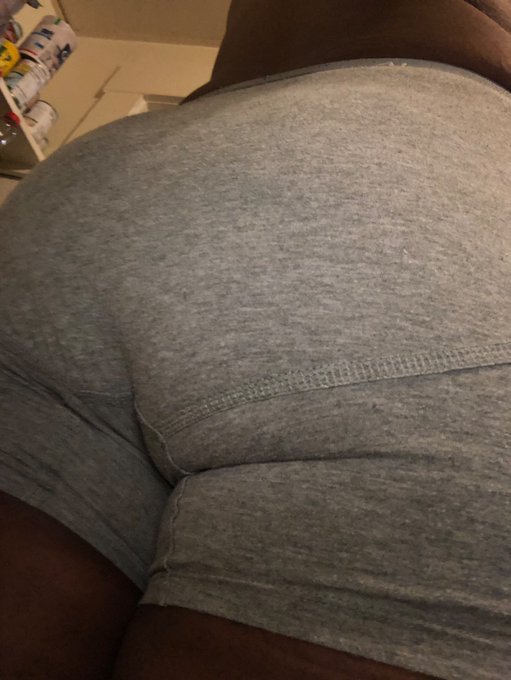 Put your face in my ass sniff as I fart on you like the Sub pig you are smelling my ass in my briefs