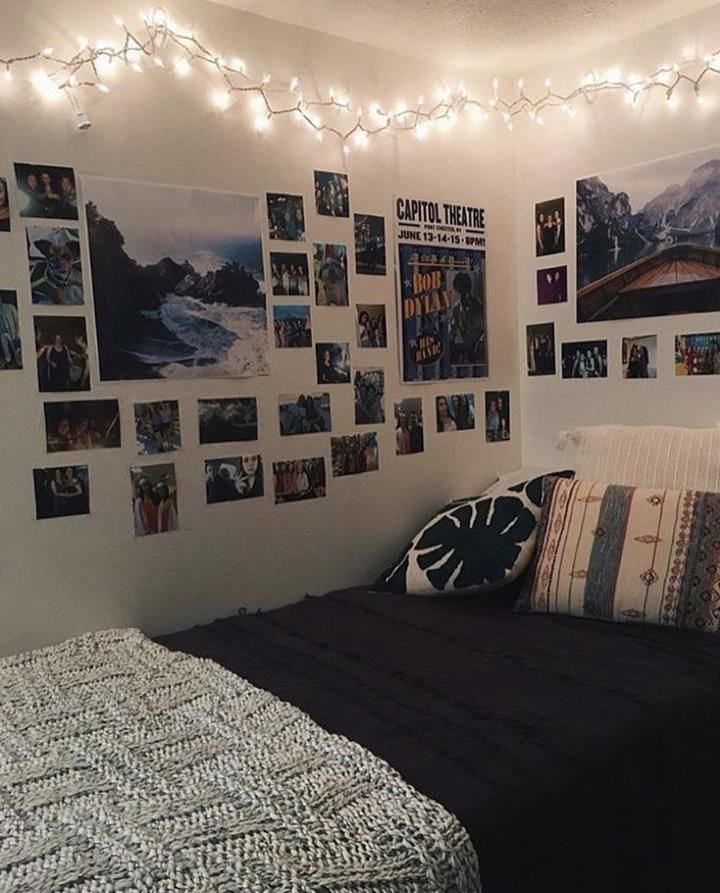 coldployx's tweet photo. pov: it’s 2014 and you’ve just come home from school and are listening to ghost stories on your iPod while it rains outside https://t.co/iqyDKYEw6U