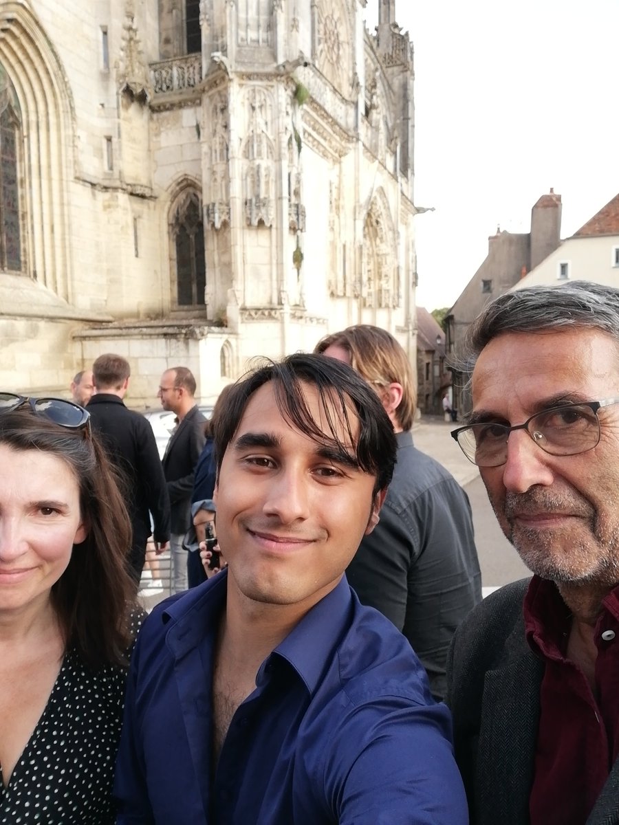 JourdainMartin's tweet photo. A Clamecy, j'ai discuté avec un type que j'admire et qui déteste qu'on le prenne au sérieux. Il m'a confié adorer l'humour des comptes @ToddVousObserve @ToddVousEpie @ToddVousRegarde @Memes_Toddiens "ils prennent au sérieux mes théories mais se foutent de ma gueule, j'adore ! " https://t.co/fDLCh6AaxG