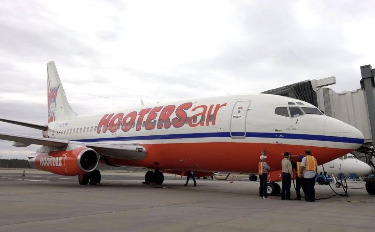 TopTierBack9's tweet image. America has gone downhill since we lost Hooters Air. Thanks a lot George Bush