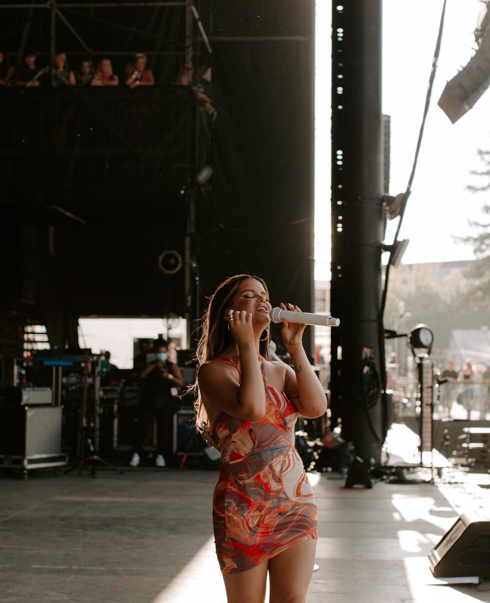 MarenMorris's tweet photo. BOTTLEROCK NAPA. I don’t think we could have fit one more magic moment into the day. ✨ https://t.co/toxoBJ9QIl