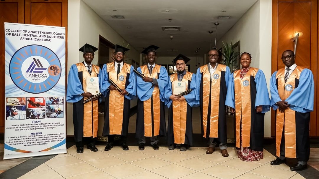 SAZchangers's tweet photo. SAZ wishes to CONGRATULATE;
- Dr Imraan Ahmed (Best Graduating Student)
- Dr Arthur Polela (@PolelaDr)
- Dr Lupiya Kimena (@Lupiya01877937) 
- Dr Tingadane Munga
Our newest @canecsa Fellows. Well done on an outstanding performance. We are proud of you!! 🎉🎉#AnaesthesiaInZambia https://t.co/DgB9LzUvdO